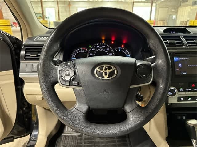 Thumbnail: 2012 Toyota Camry - 18