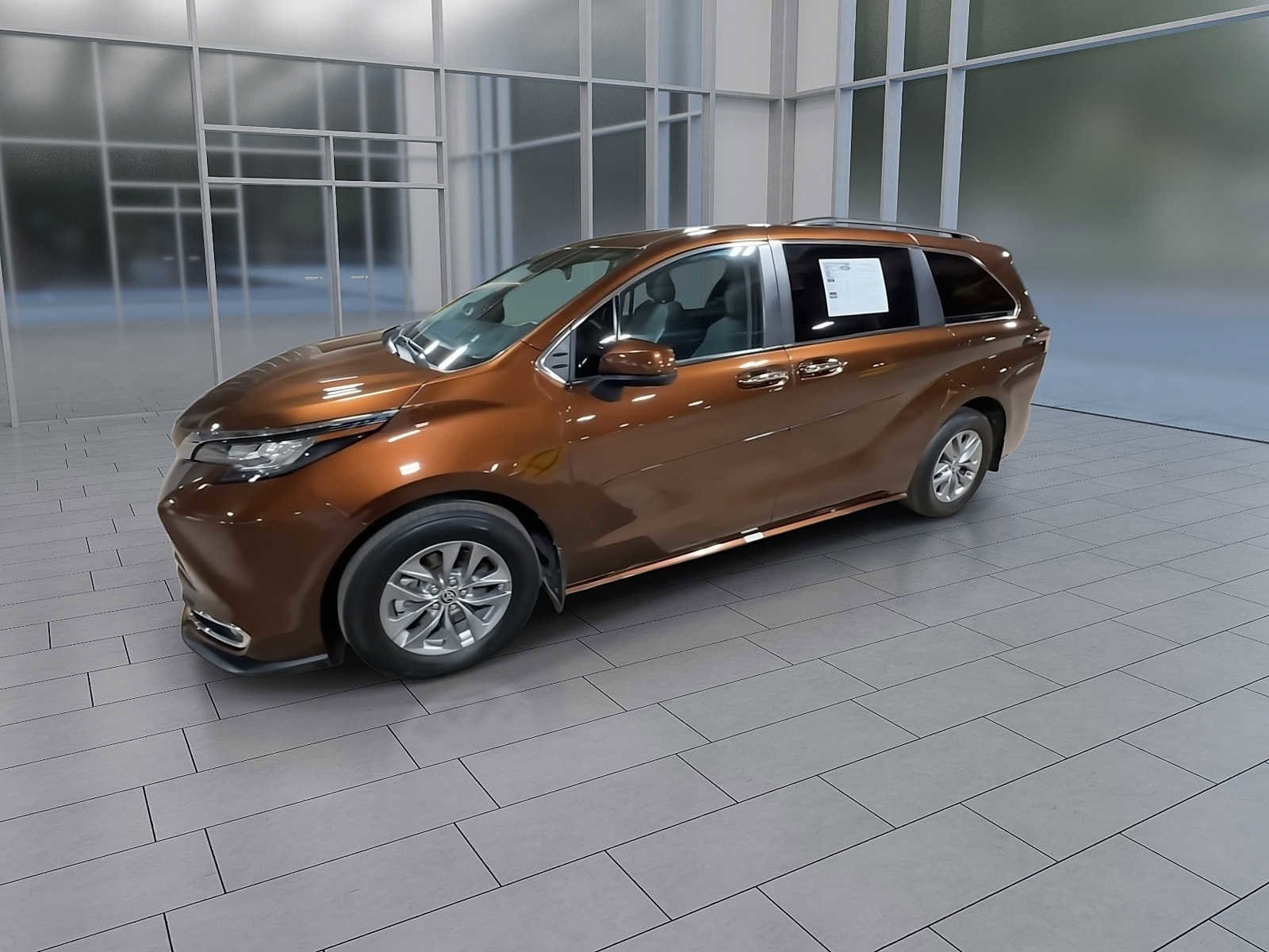 Thumbnail: 2023 Toyota Sienna - 4