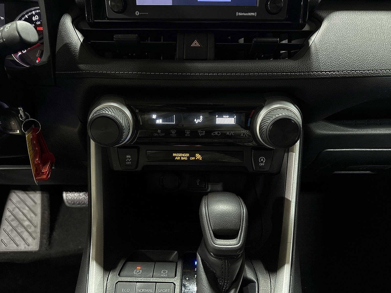 Thumbnail: 2021 Toyota RAV4 - 21