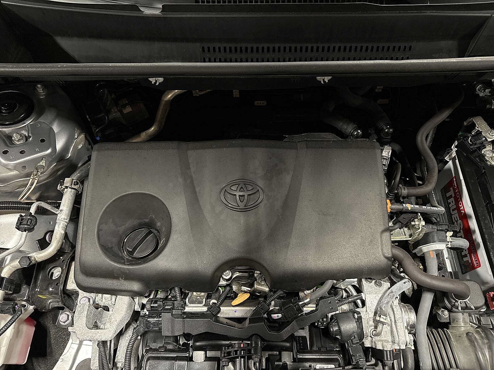 2023 Toyota RAV4 LE - Photo 12