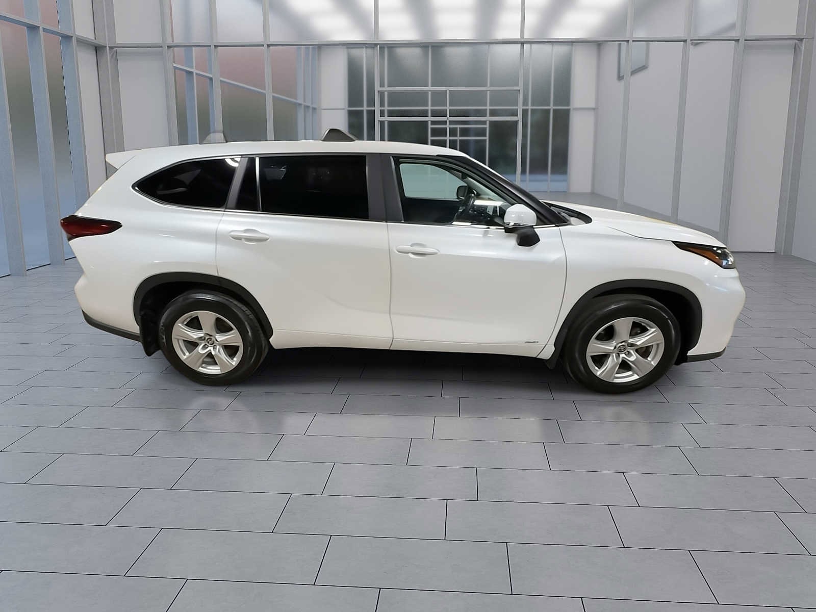Thumbnail: 2023 Toyota Highlander - 9