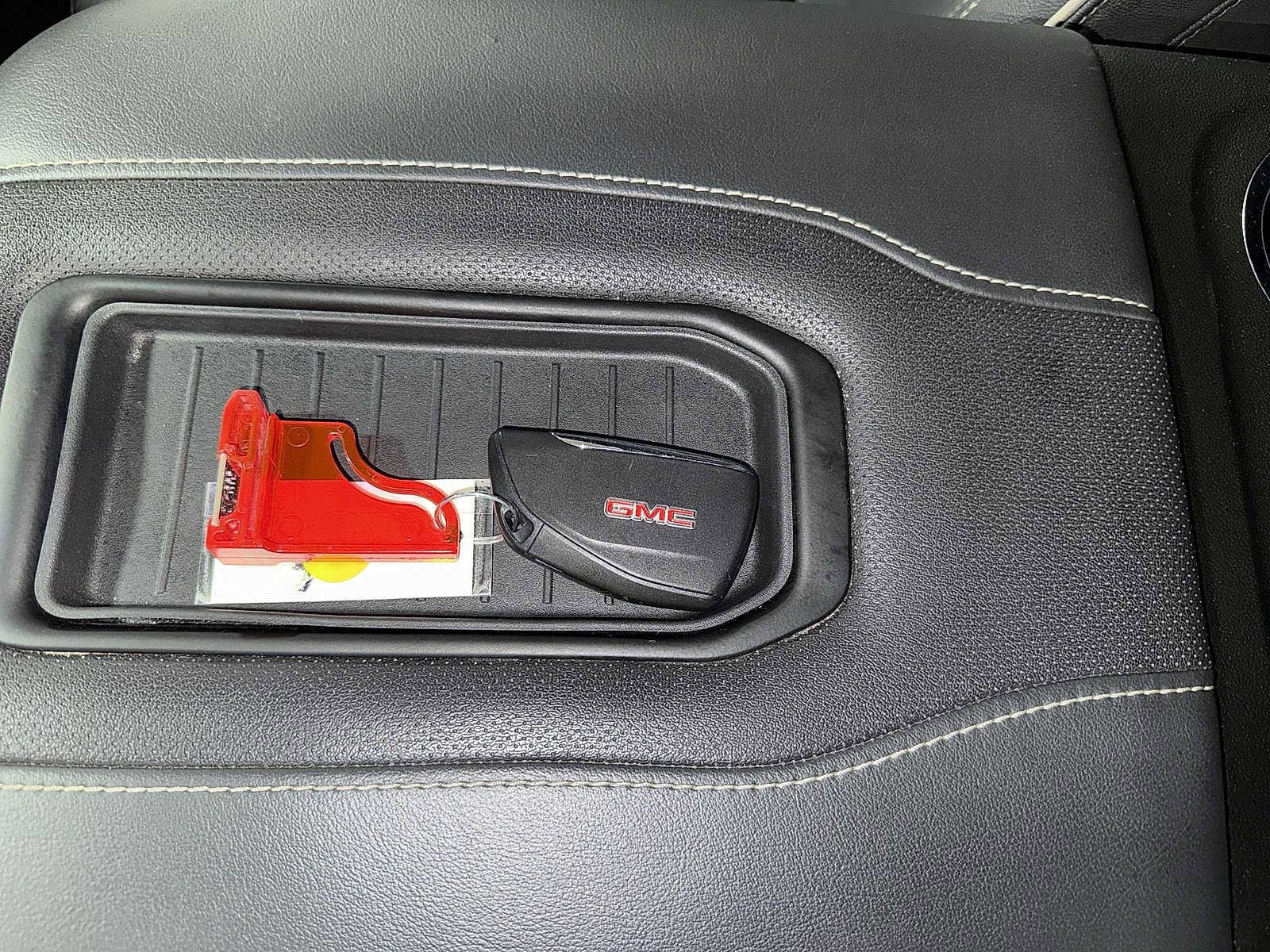 Thumbnail: 2024 GMC Yukon - 32