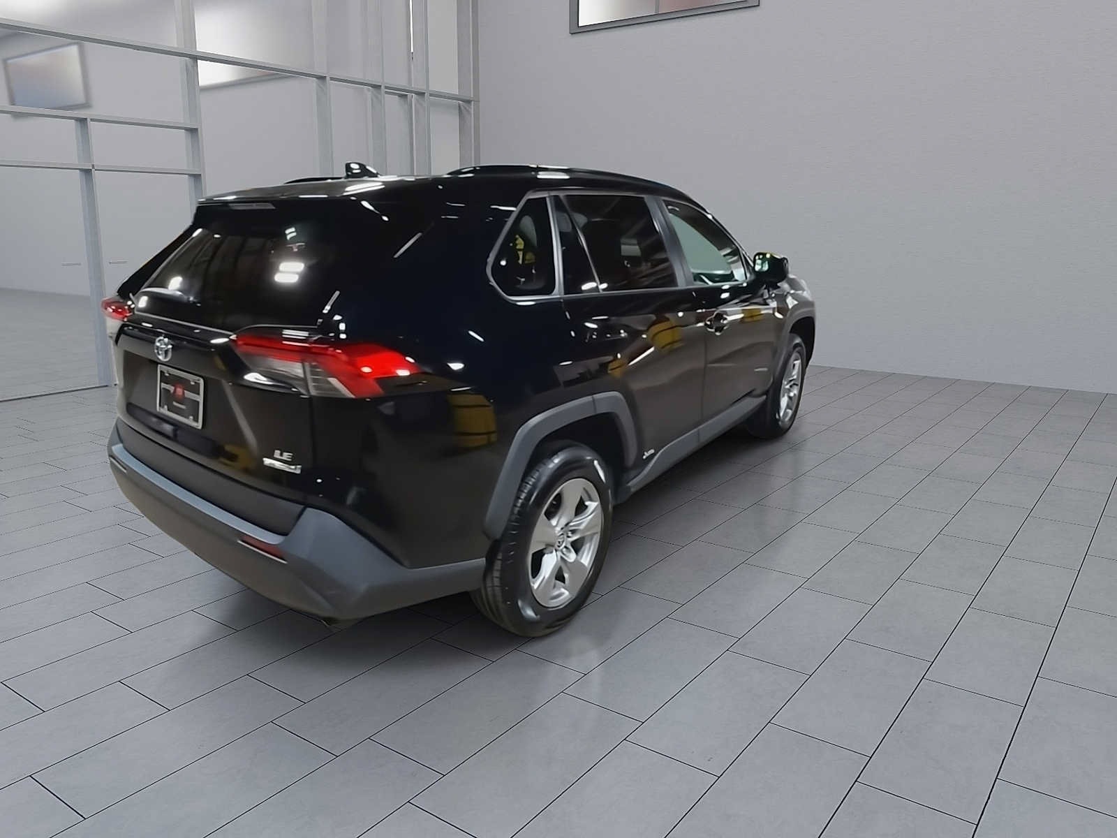 Thumbnail: 2022 Toyota RAV4 - 8