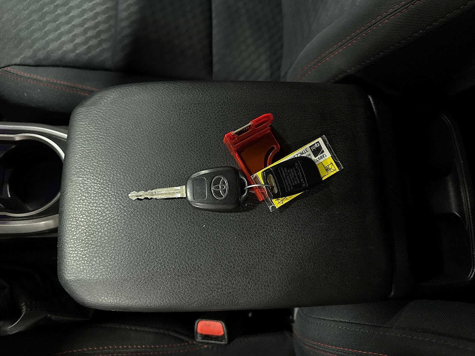 Thumbnail: 2020 Toyota Tacoma - 34