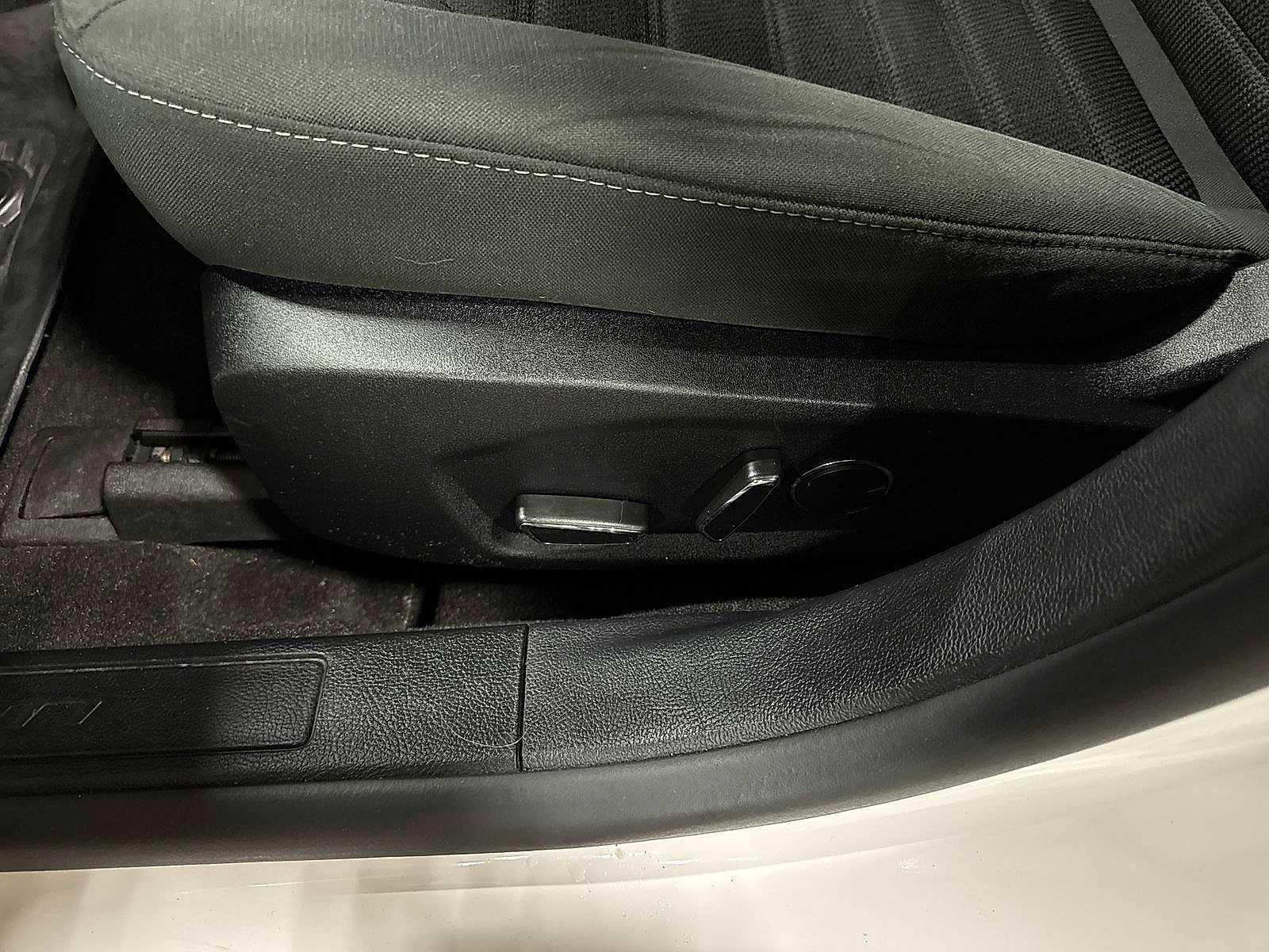 Thumbnail: 2020 Ford Fusion - 24