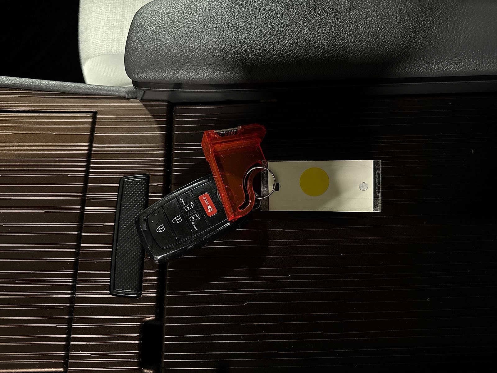 Thumbnail: 2023 Toyota Sienna - 33