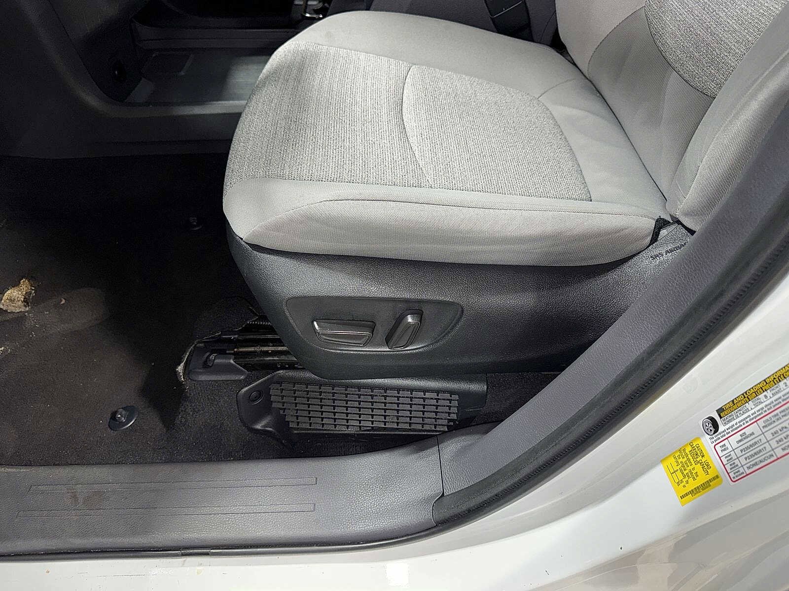 Thumbnail: 2022 Toyota Sienna - 24