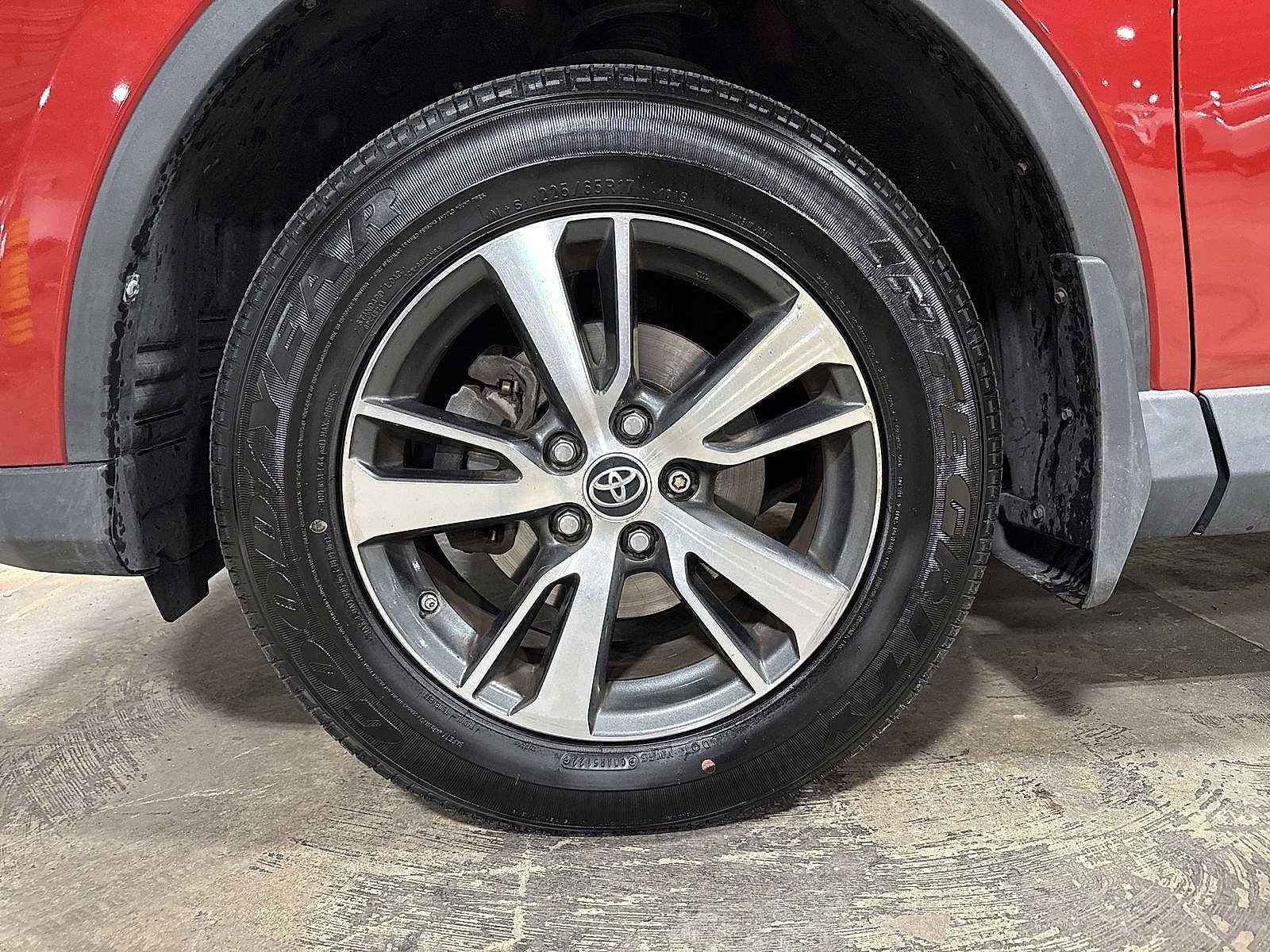 Thumbnail: 2017 Toyota RAV4 - 10