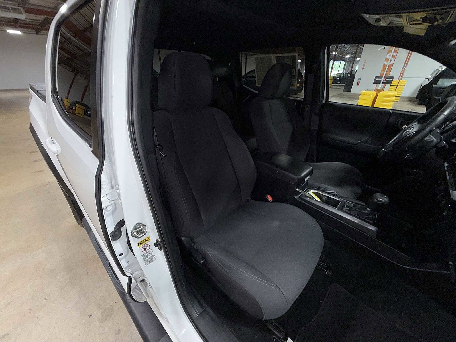 Thumbnail: 2016 Toyota Tacoma - 16