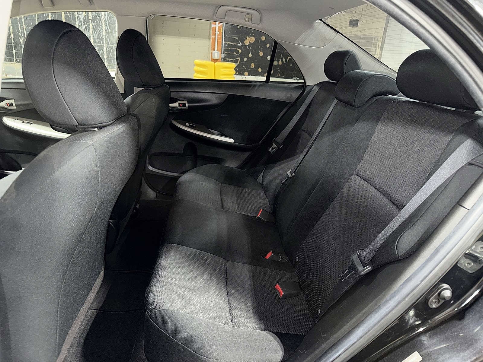 Thumbnail: 2010 Toyota Corolla - 16