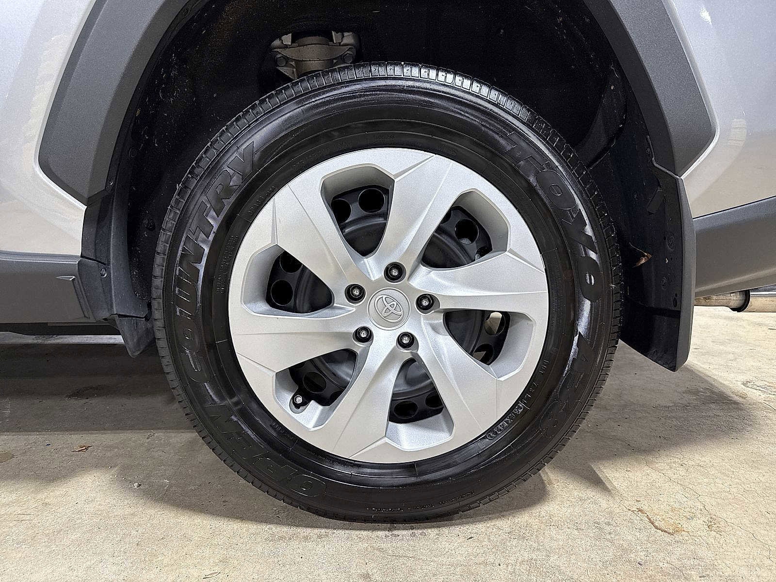 Thumbnail: 2022 Toyota RAV4 - 10