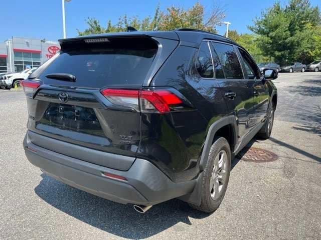 Thumbnail: 2022 Toyota RAV4 - 4
