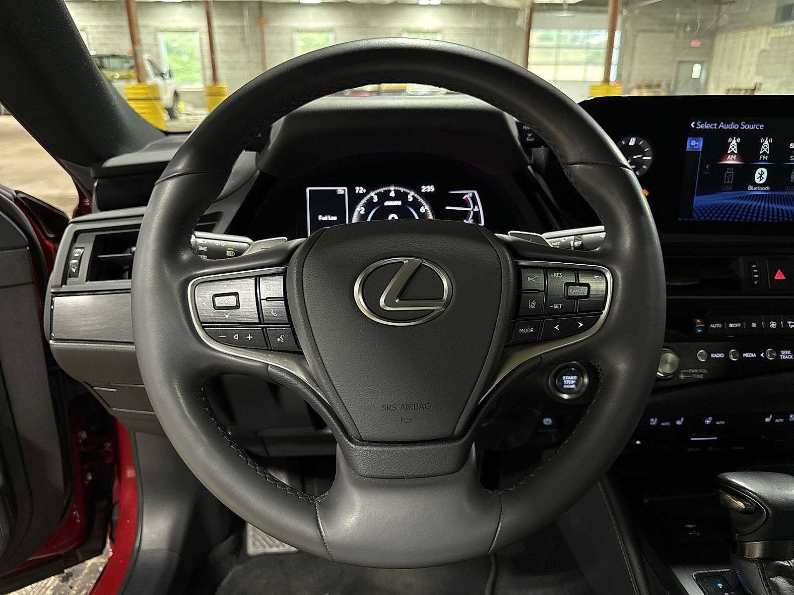 Thumbnail: 2022 Lexus ES - 18