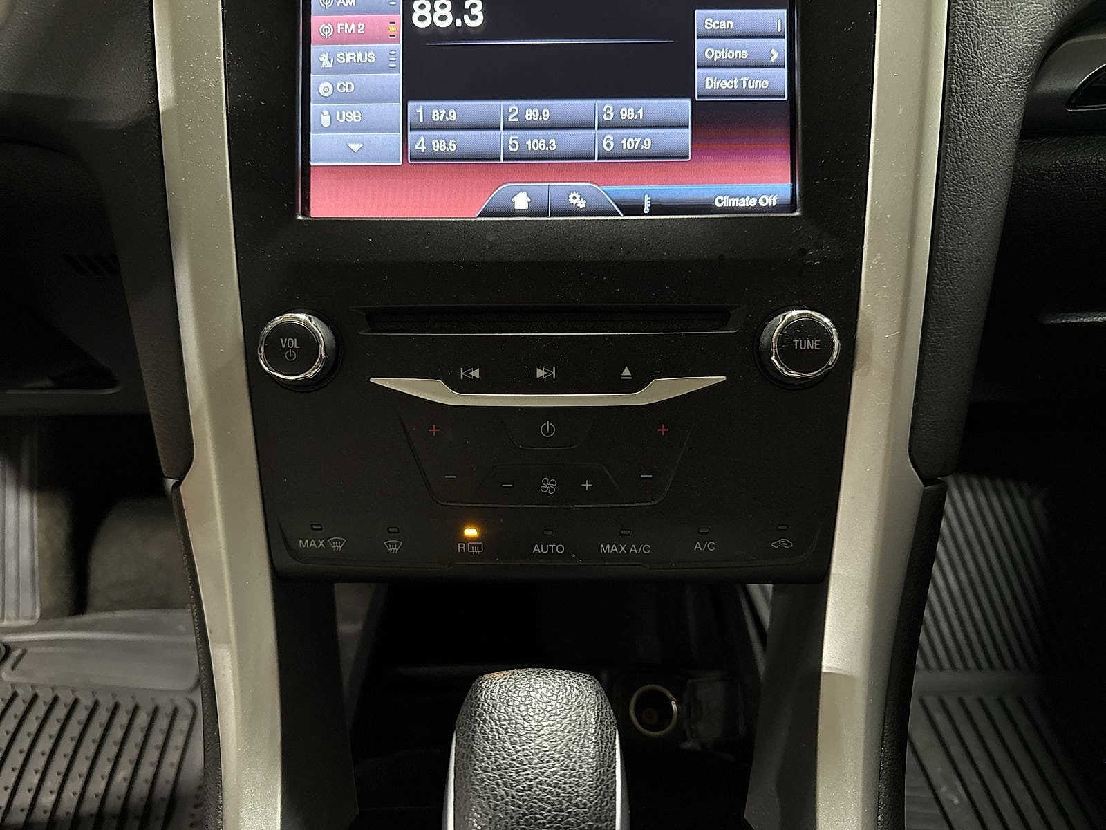 Thumbnail: 2015 Ford Fusion - 20