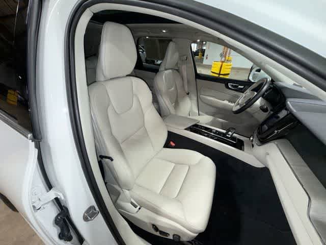 Thumbnail: 2023 Volvo XC60 - 16