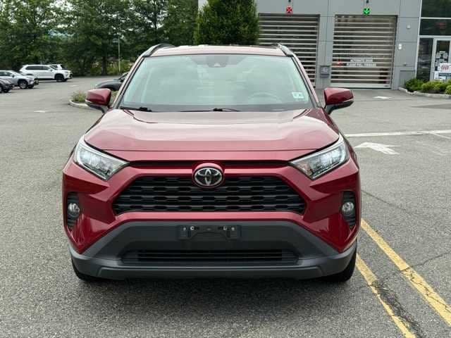 Used 2020 Toyota RAV4 XLE with VIN 2T3P1RFVXLW122710 for sale in Northfield, Minnesota