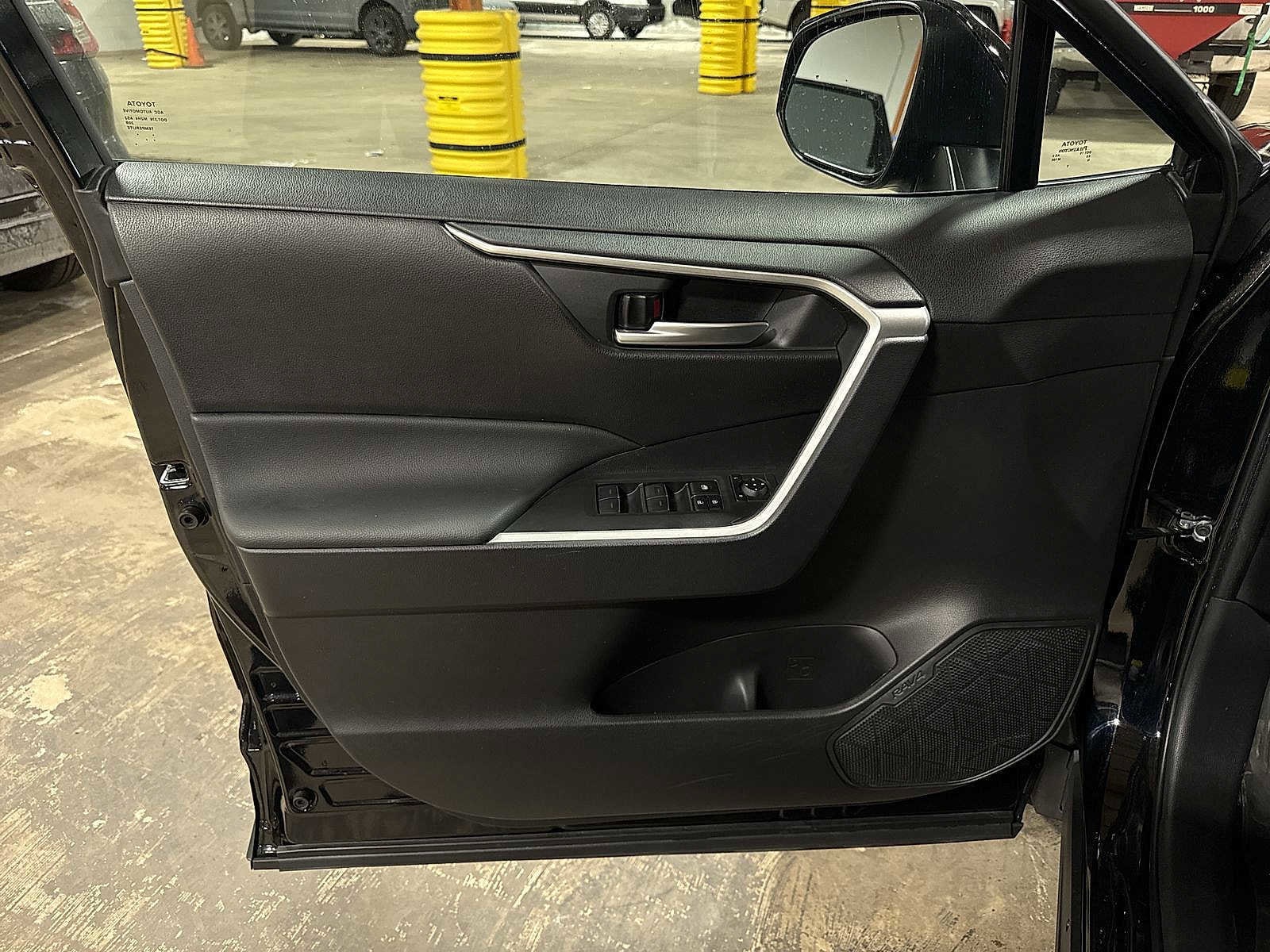 Thumbnail: 2025 Toyota RAV4 - 30