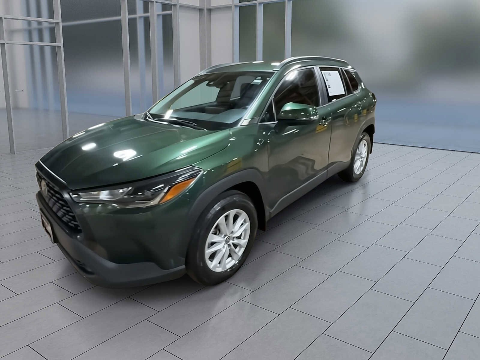 2022 Toyota Corolla Cross LE photo 3