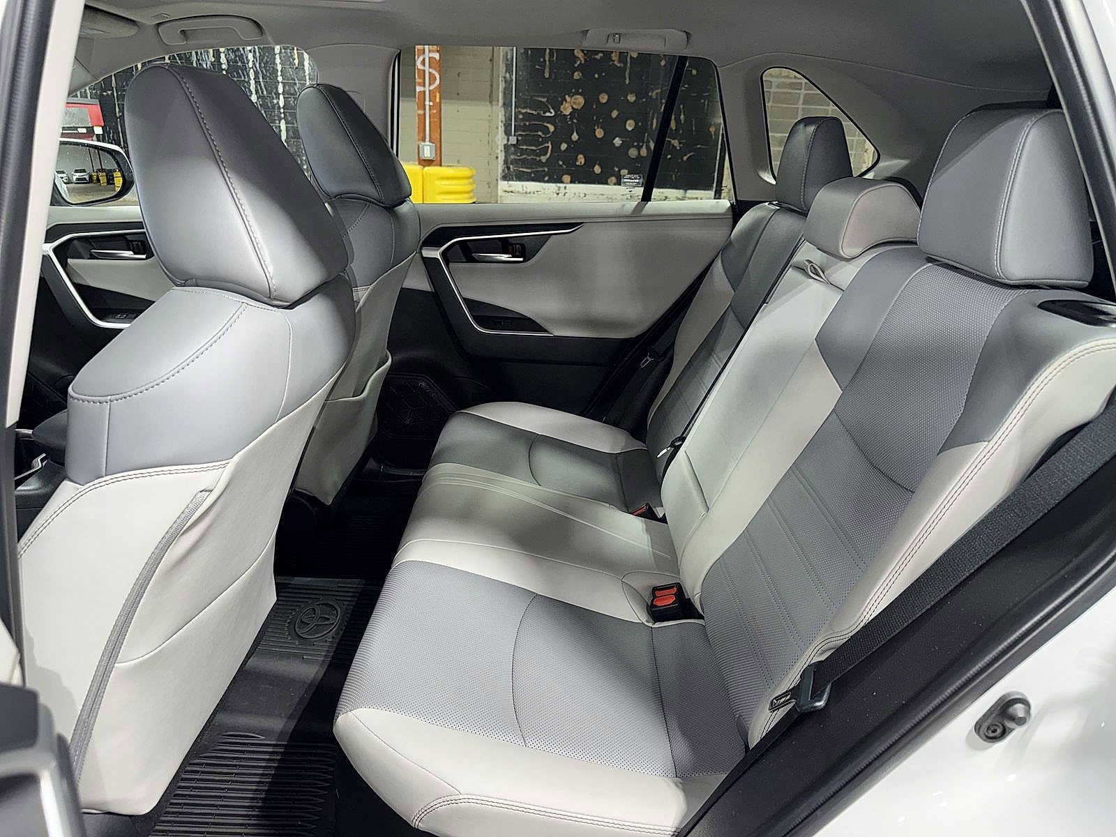 Thumbnail: 2023 Toyota RAV4 - 17