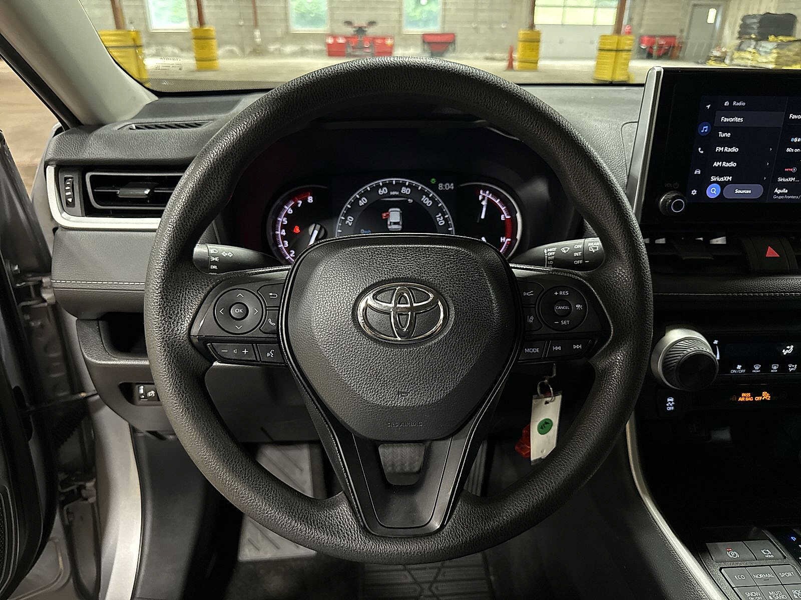 2023 Toyota RAV4 LE - Photo 18