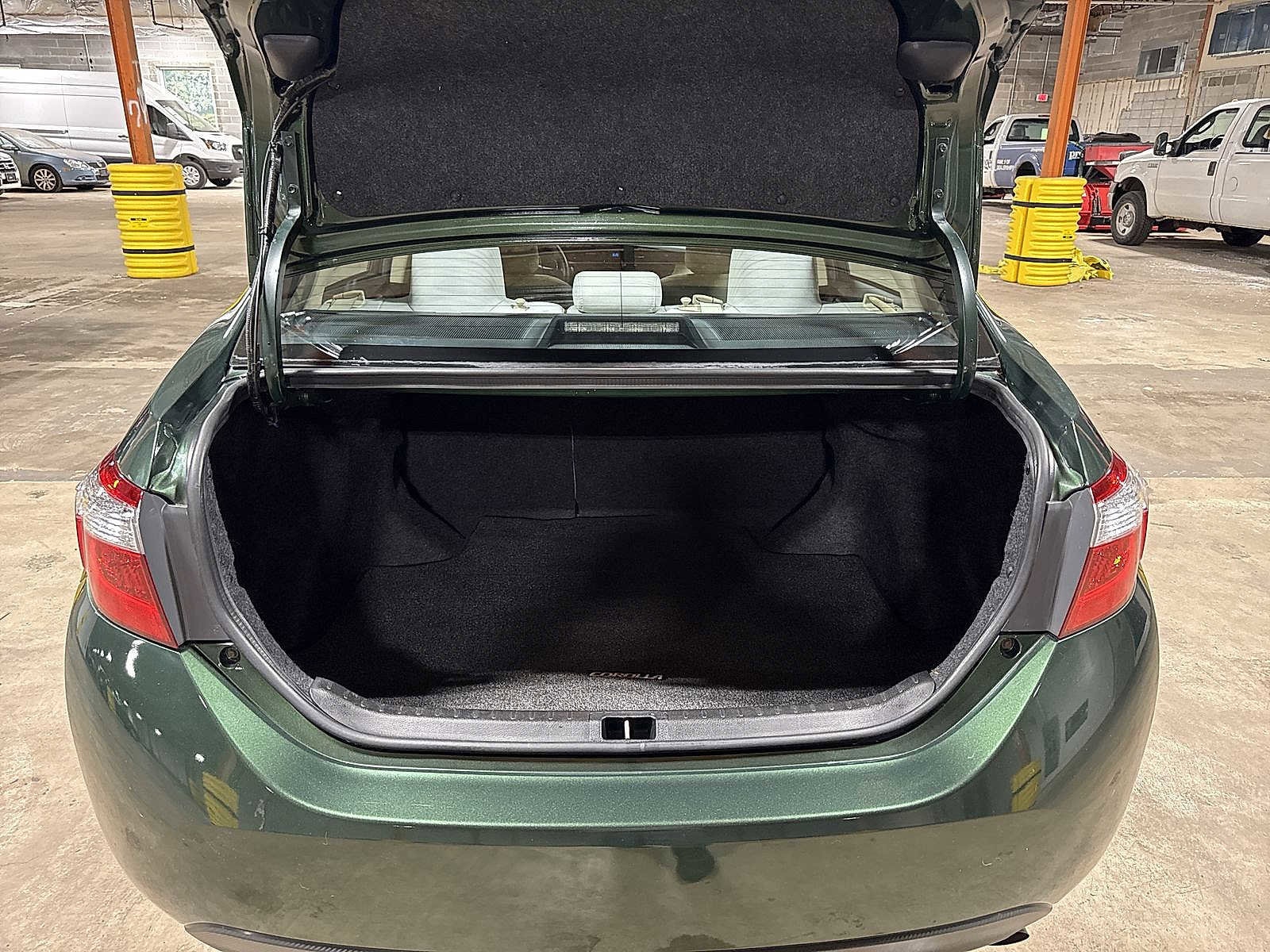 Thumbnail: 2014 Toyota Corolla - 10