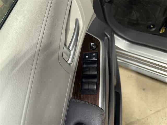 Thumbnail: 2022 Toyota Sienna - 23