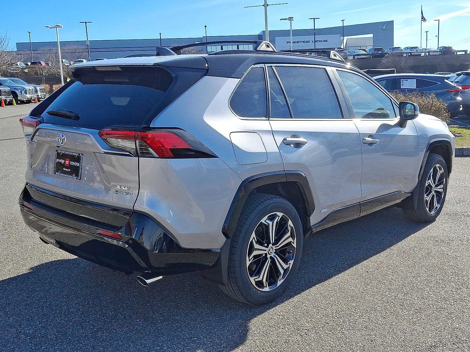 Thumbnail: 2025 Toyota RAV4 - 18