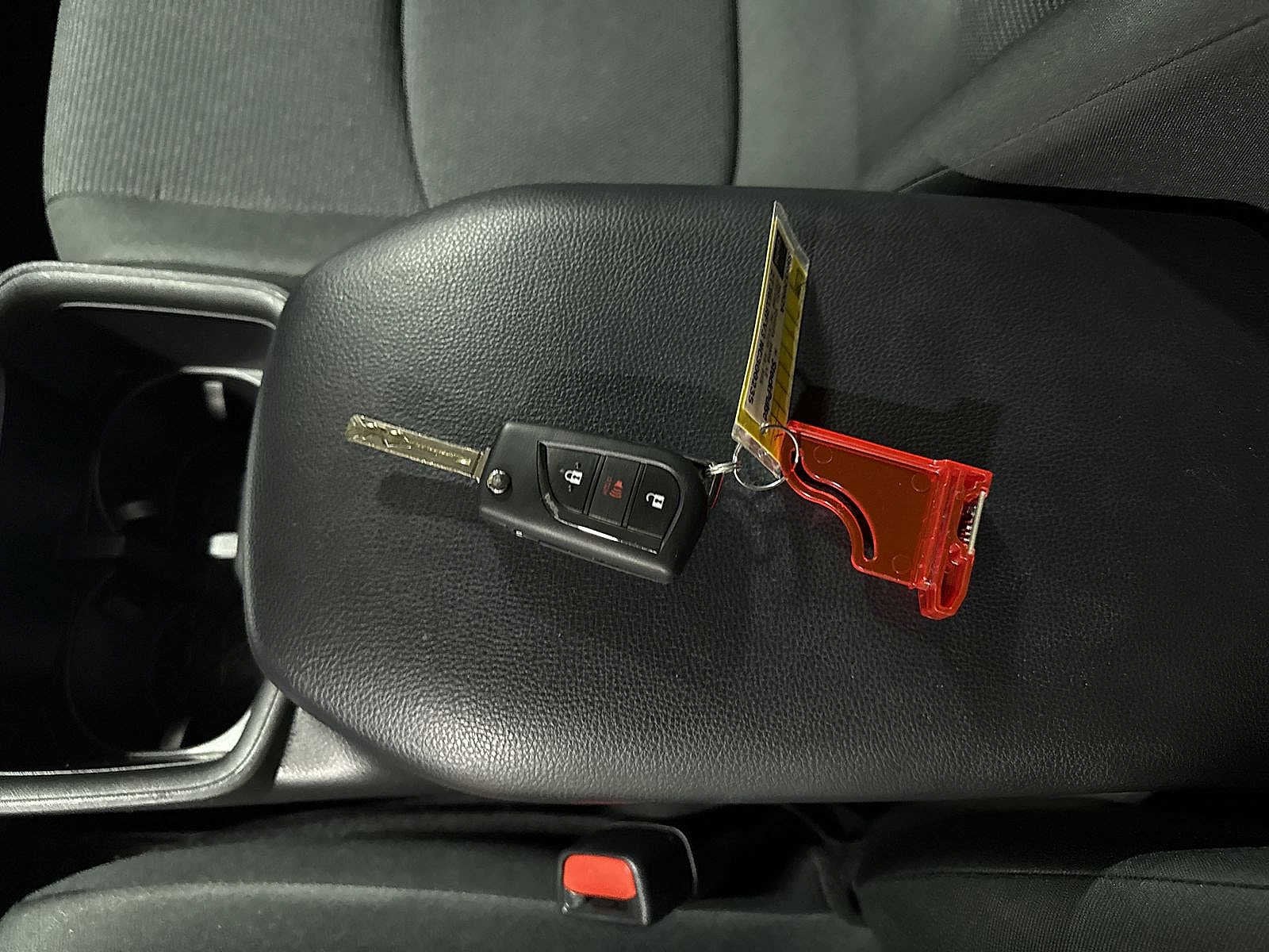 Thumbnail: 2022 Toyota RAV4 - 31