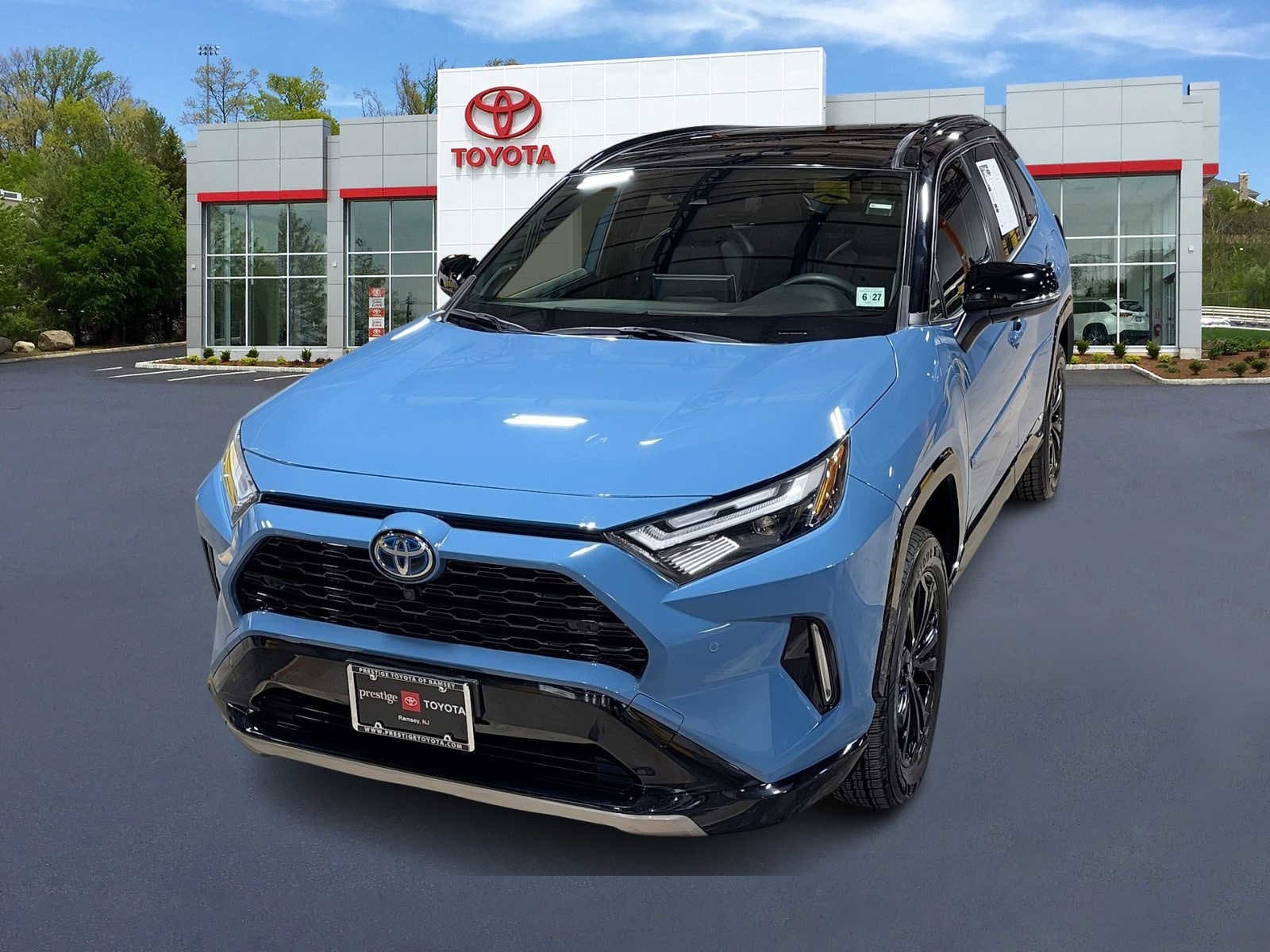 2022 Toyota RAV4 XSE's photo