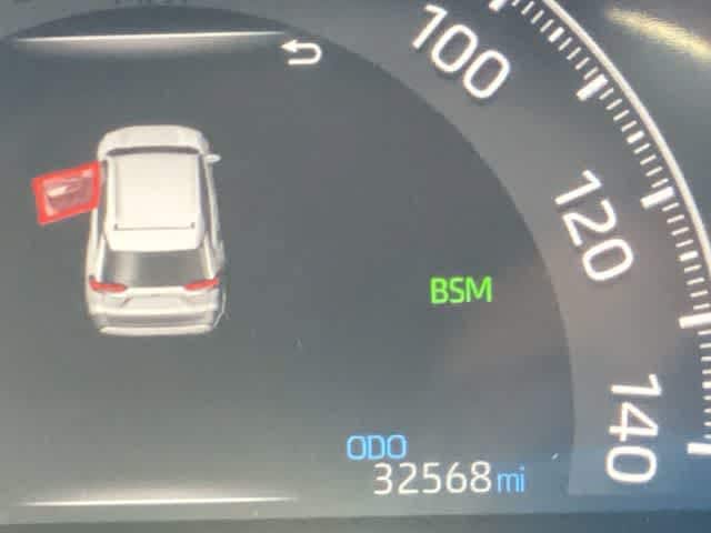 2025 Toyota RAV4 XLE - Photo 32
