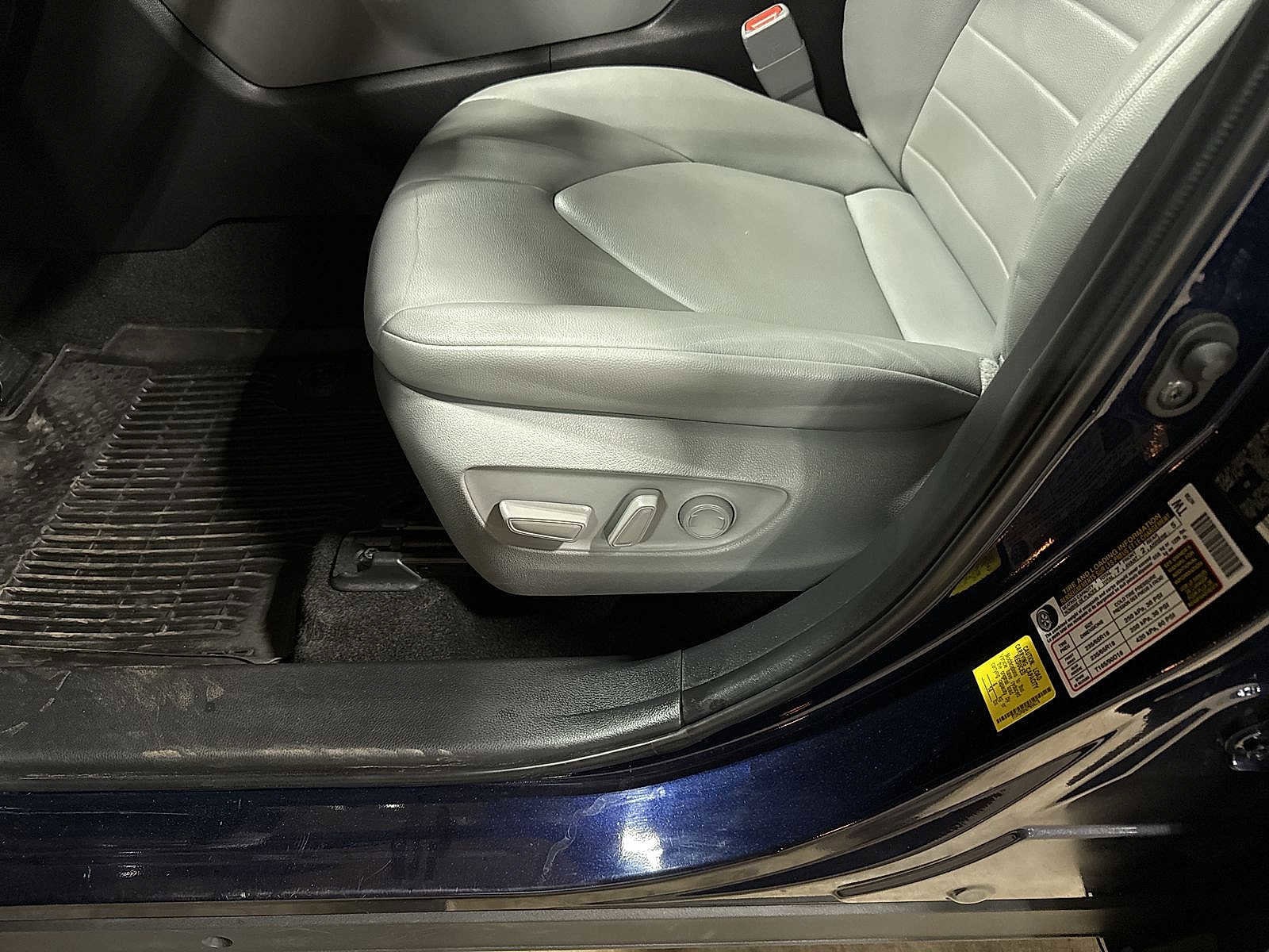 Thumbnail: 2023 Toyota Highlander - 24