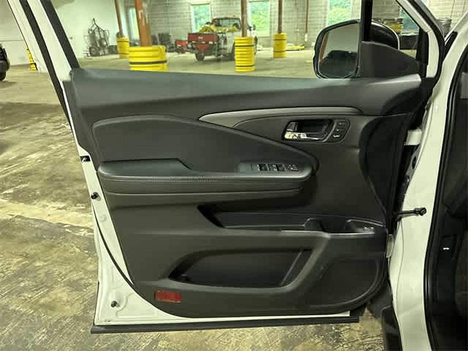 Thumbnail: 2022 Honda Pilot - 45
