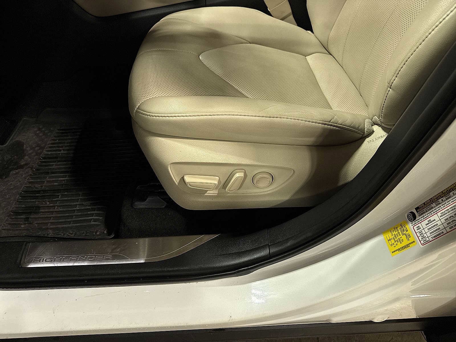 Thumbnail: 2023 Toyota Highlander - 23