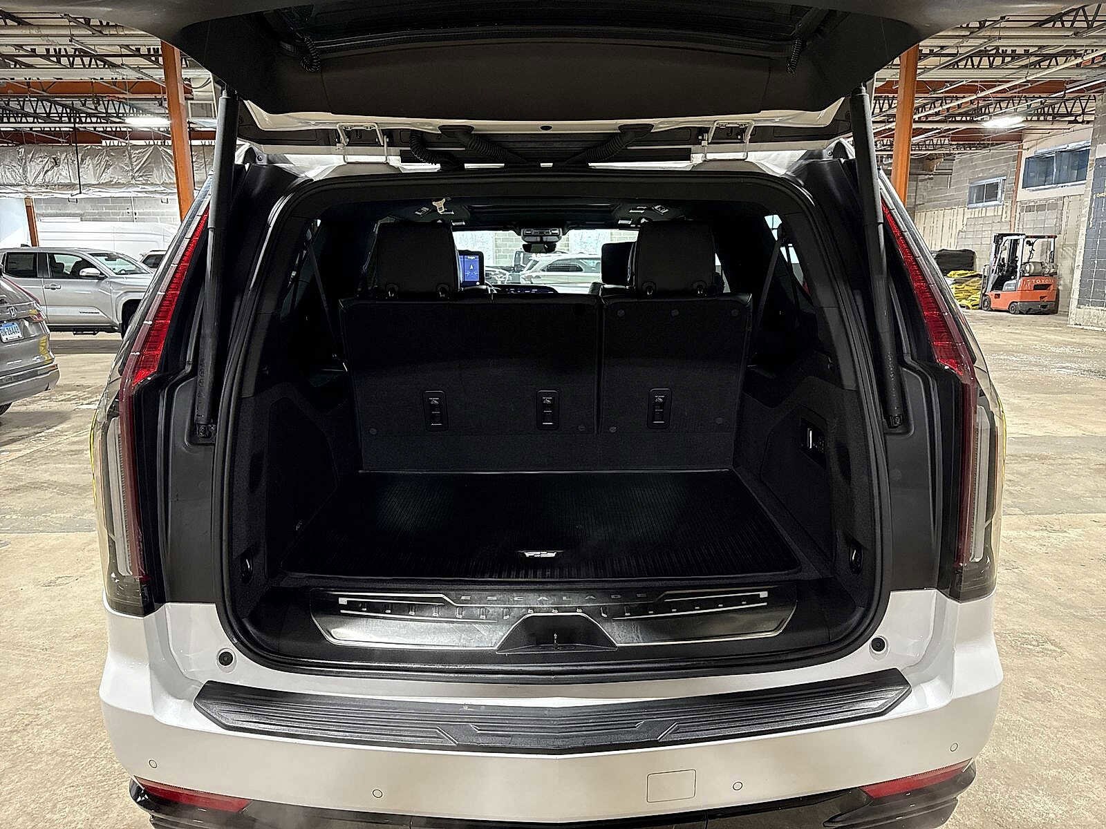 Thumbnail: 2021 Cadillac Escalade - 11