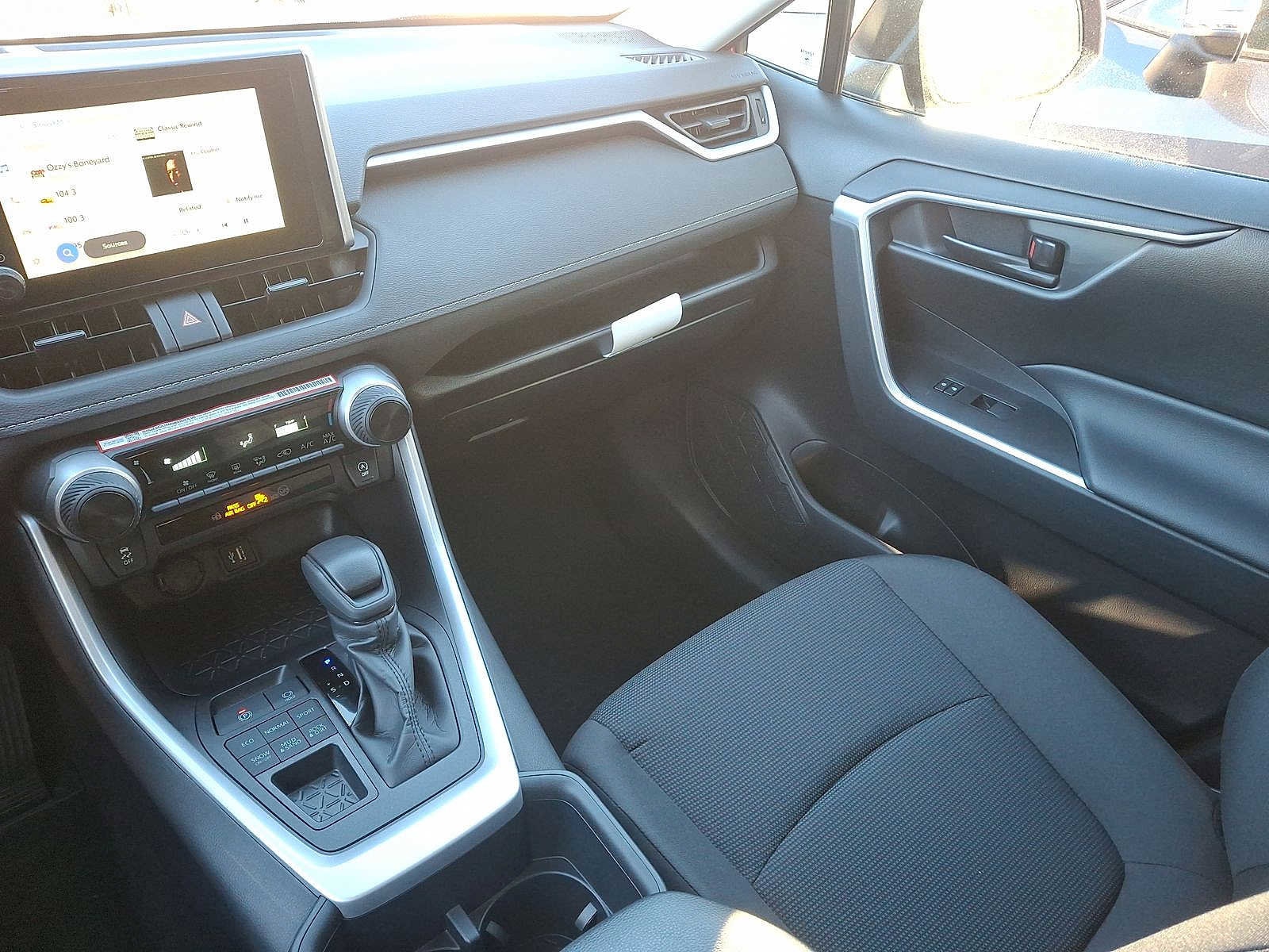 Thumbnail: 2025 Toyota RAV4 - 11