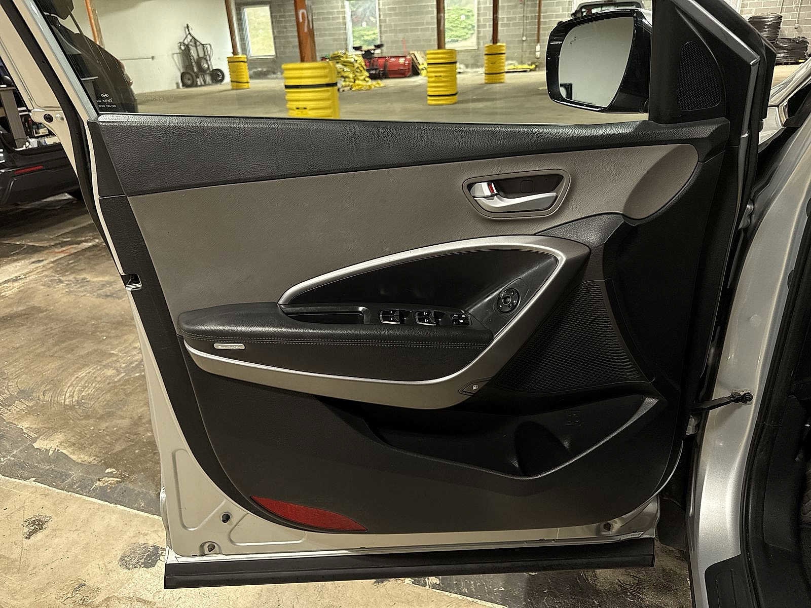 Thumbnail: 2016 Hyundai Santa Fe - 29