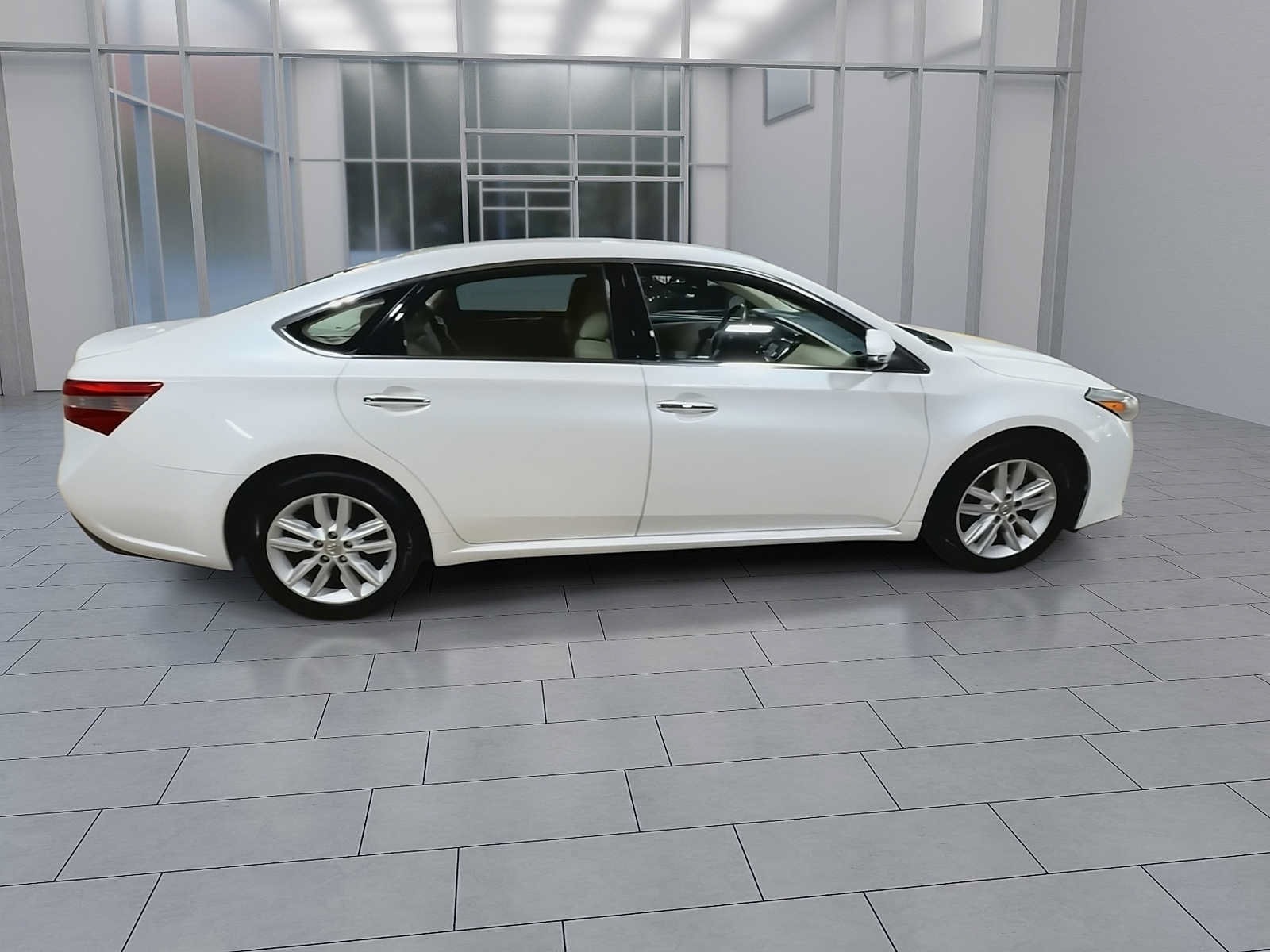 Thumbnail: 2014 Toyota Avalon - 9
