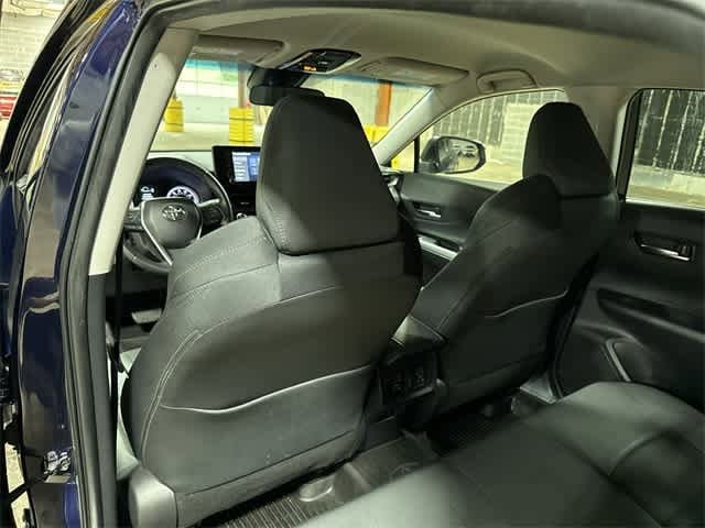 2021 Toyota Venza LE 27
