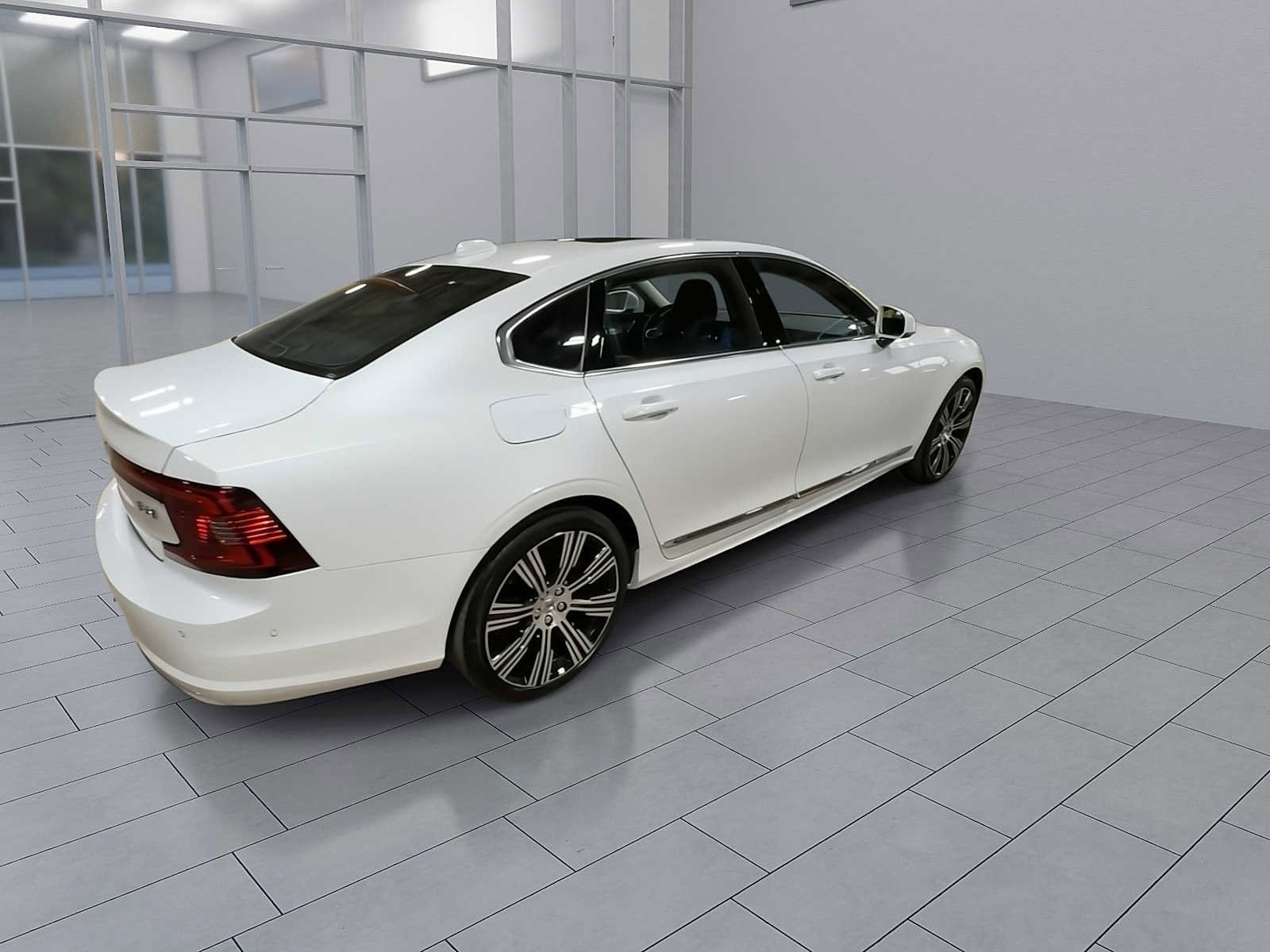 Thumbnail: 2025 Volvo S90 - 8
