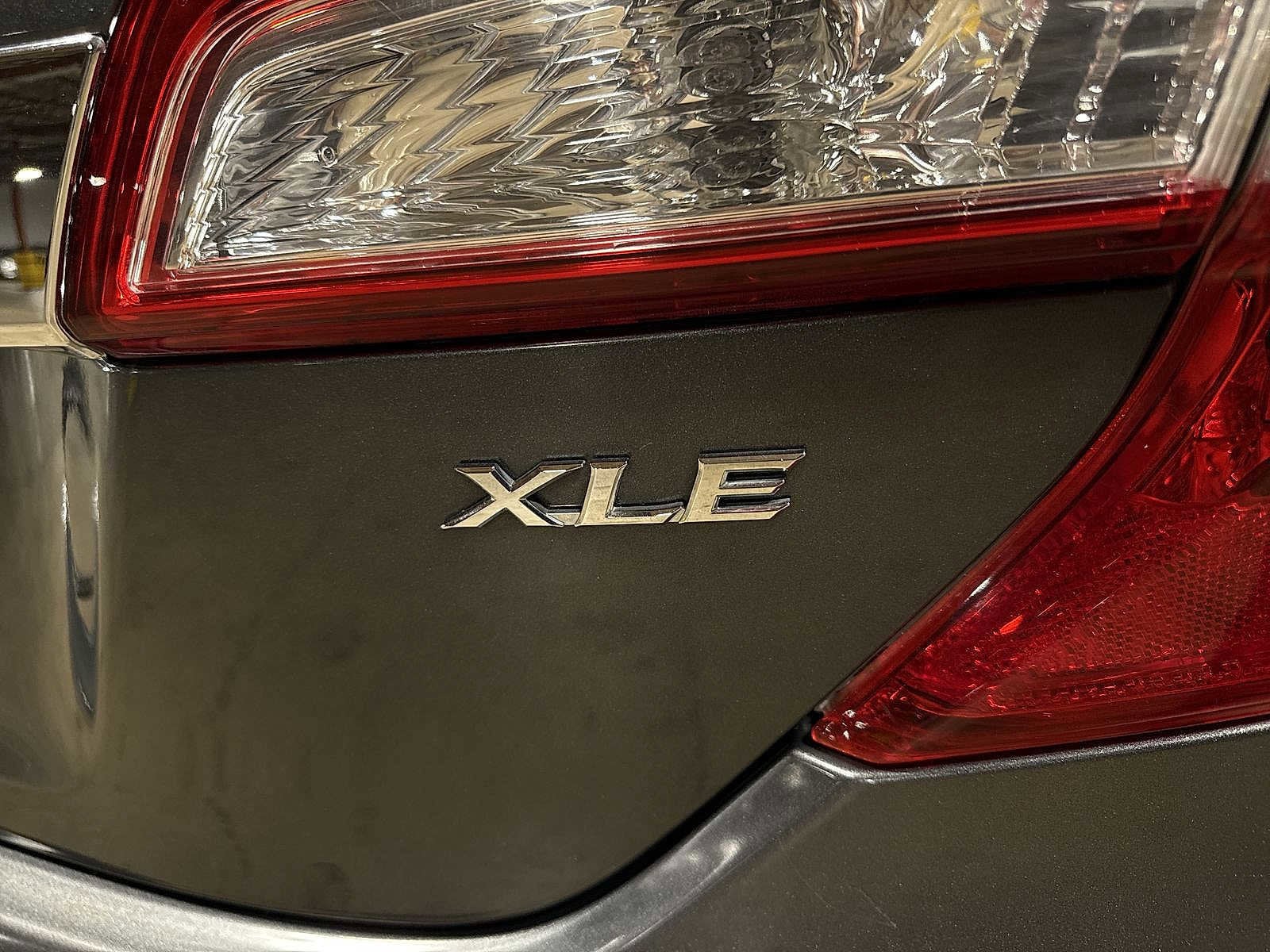 Thumbnail: 2012 Toyota Camry - 26