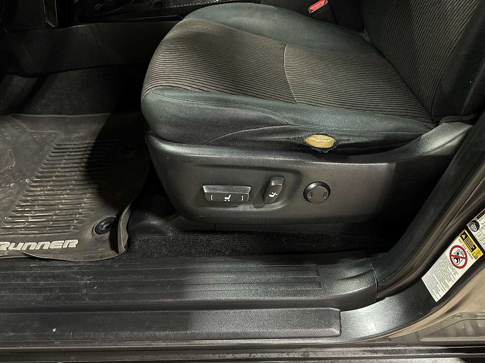 Thumbnail: 2017 Toyota 4Runner - 24