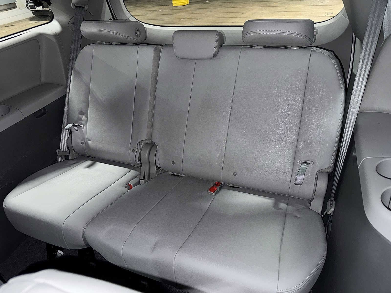 Thumbnail: 2020 Toyota Sienna - 18