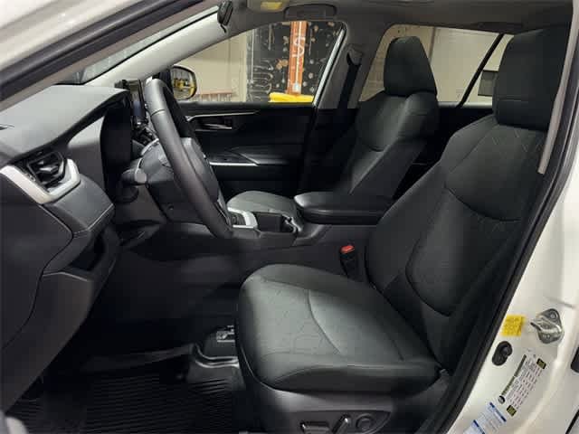 2022 Toyota RAV4 XLE 15