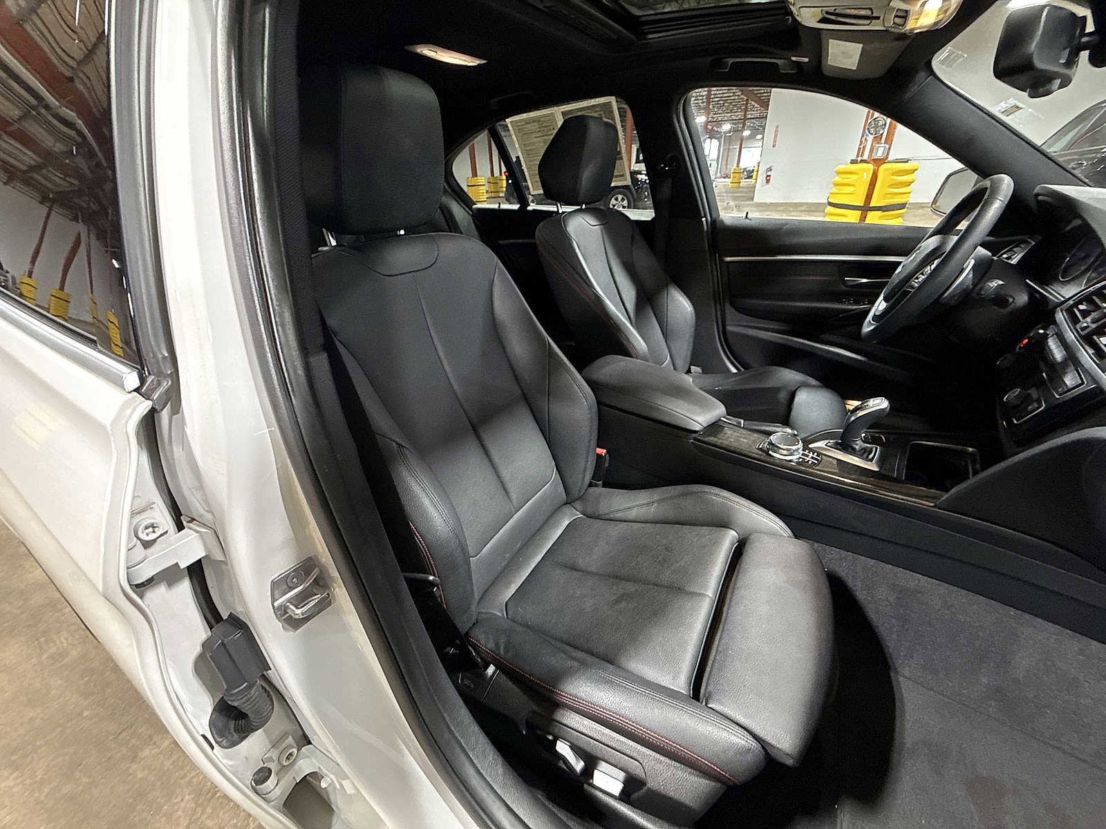 Thumbnail: 2017 BMW 3 Series - 16