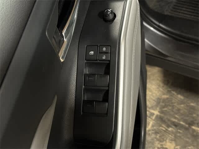 Thumbnail: 2022 Toyota Highlander - 23