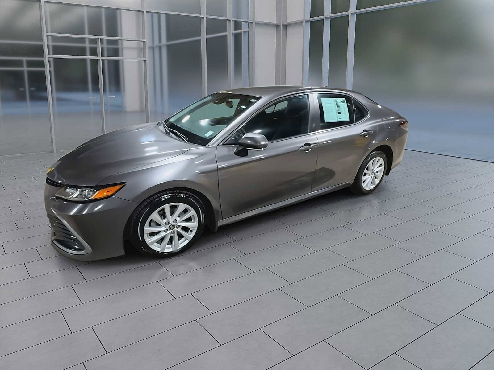 2022 Toyota Camry LE photo 4