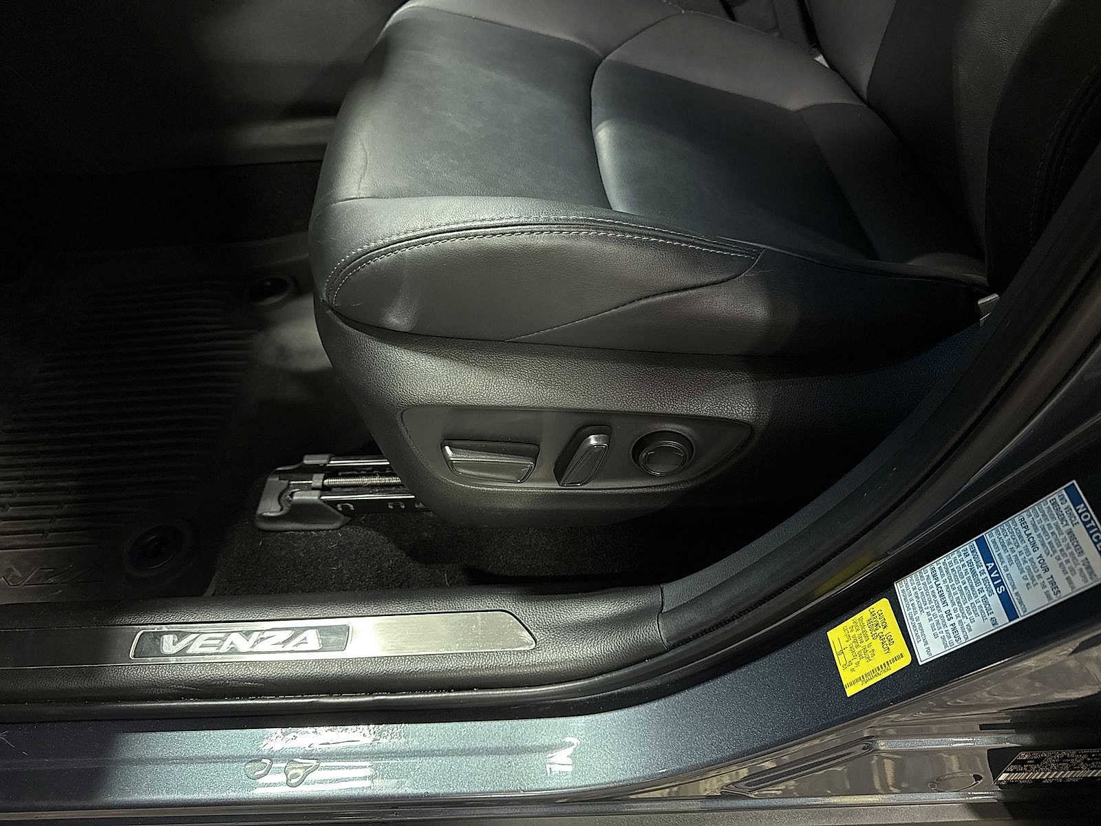 Thumbnail: 2022 Toyota Venza - 22