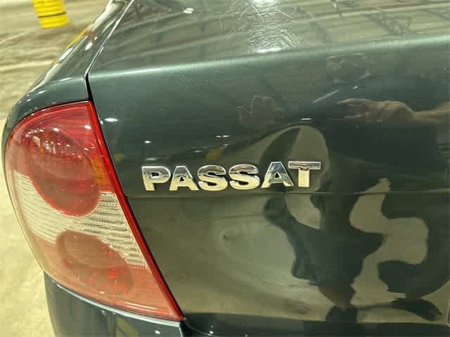 Thumbnail: 2004 Volkswagen Passat - 23