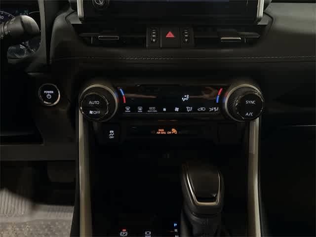 Thumbnail: 2023 Toyota RAV4 - 21