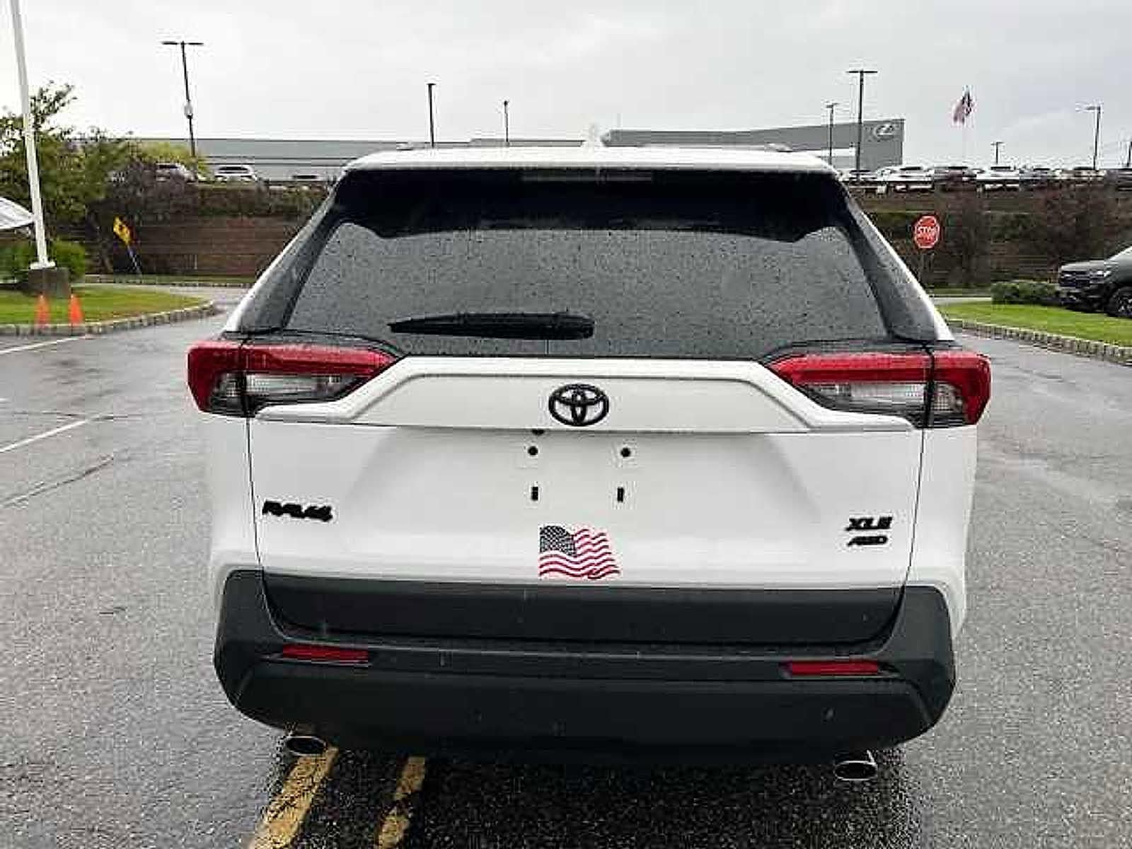 Thumbnail: 2025 Toyota RAV4 - 5